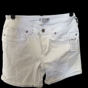 Seven 7 White shorts size 12, NWT